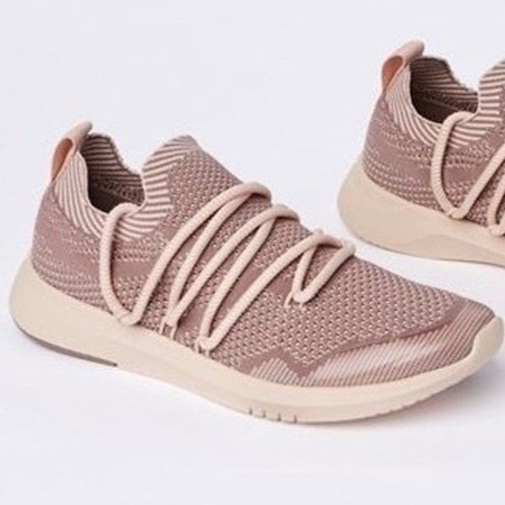 Fabletics Culver Knit Sneakers - pink performance Walking Shoes US 6 EU 36.5 - Picture 1 of 12